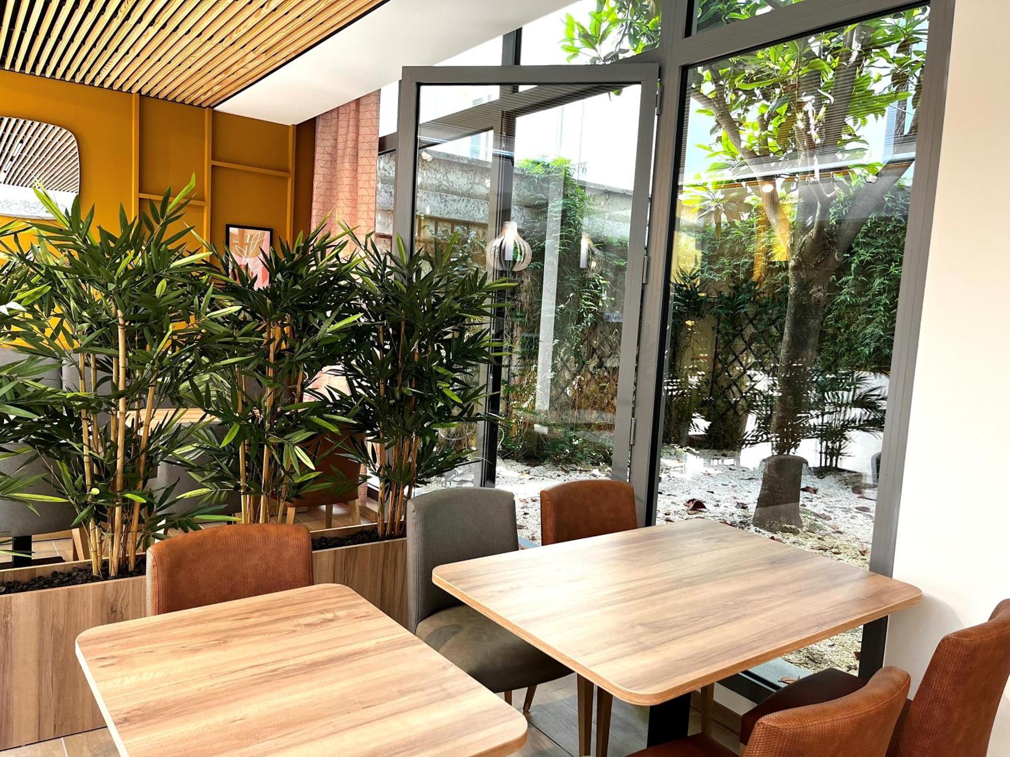 Hotellerie L'Enclos Rey Paris Exterior photo